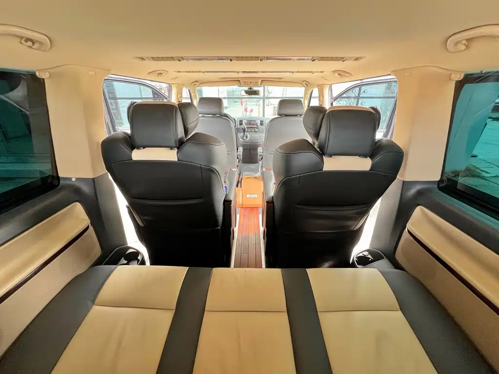 Volkswagen Multivan — миниатюра 22