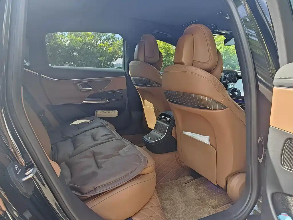 Mercedes-Benz E-Class — миниатюра 23