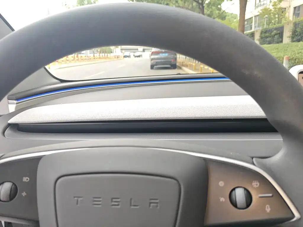 Tesla Model 3 — миниатюра 14