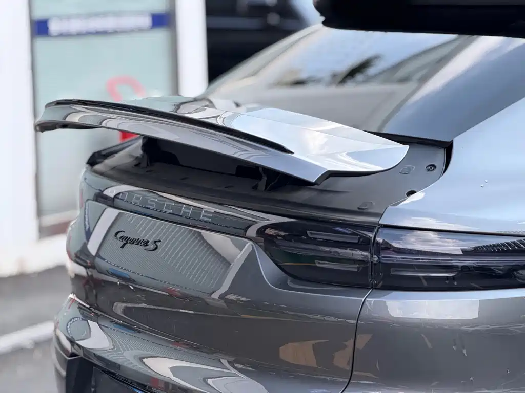 Porsche Cayenne — миниатюра 10