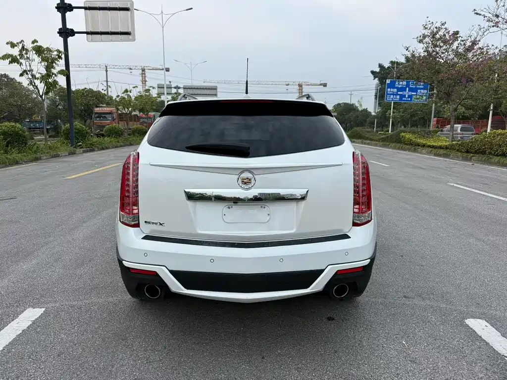 CADILLAC SRX