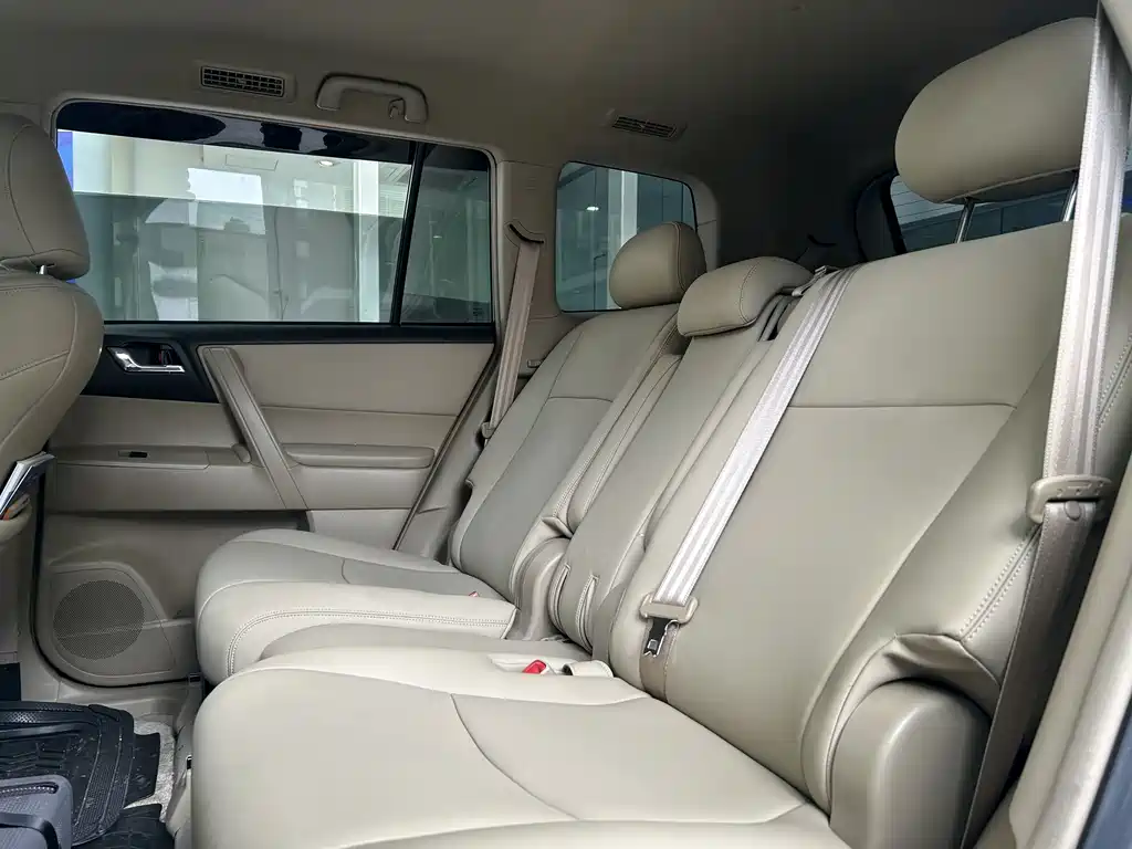 Toyota Highlander — миниатюра 6
