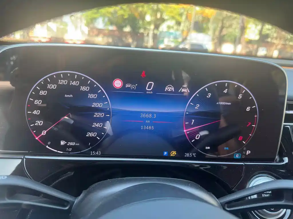 MERCEDES-BENZ E CLASS