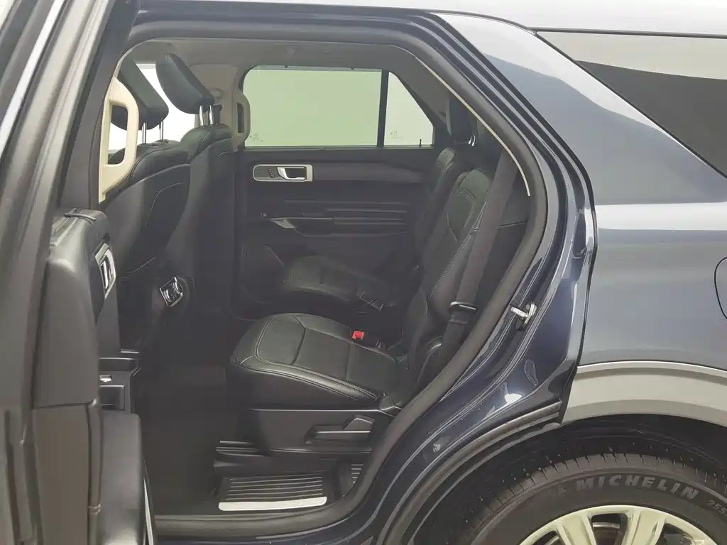 Ford Explorer — миниатюра 15