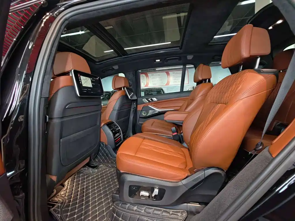 BMW X7 — миниатюра 24
