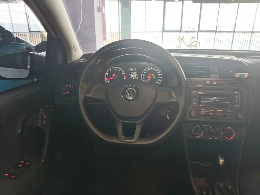 Volkswagen Polo — миниатюра 11