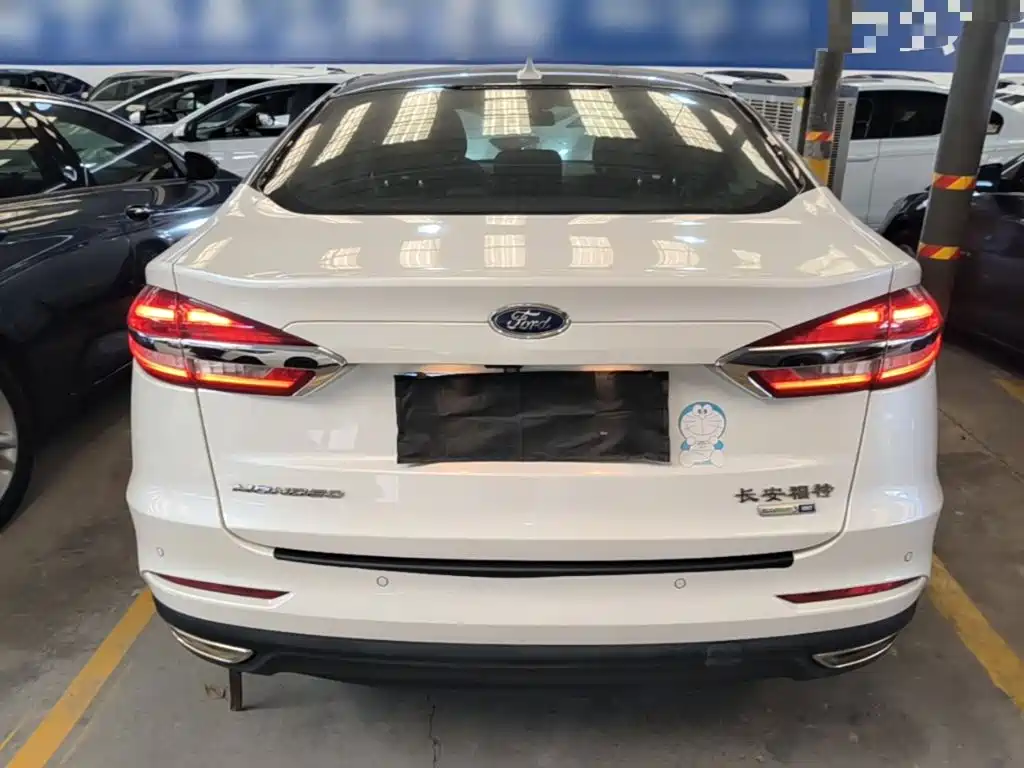Ford Mondeo — миниатюра 6