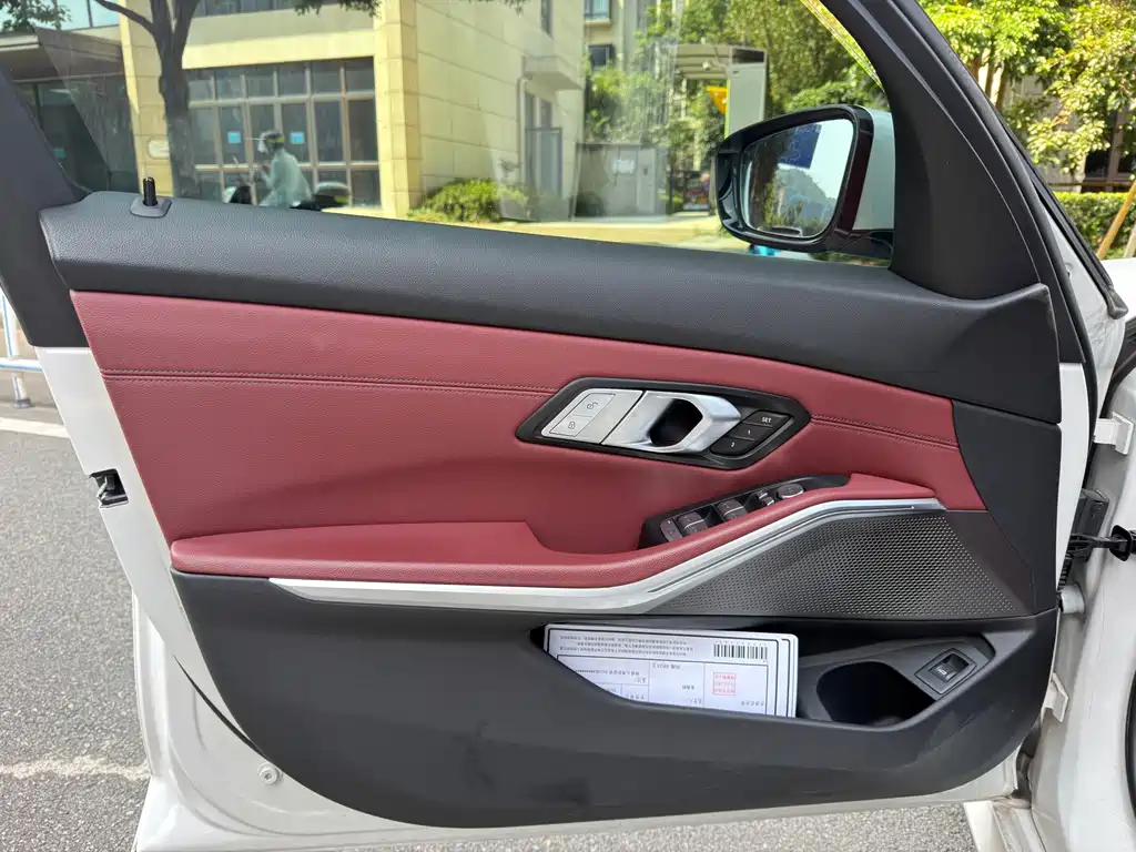 BMW 3 Series — миниатюра 7