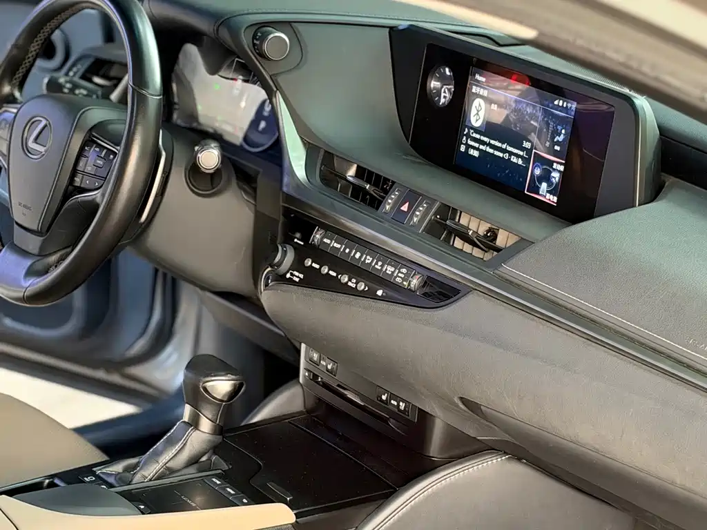 Lexus ES — миниатюра 16