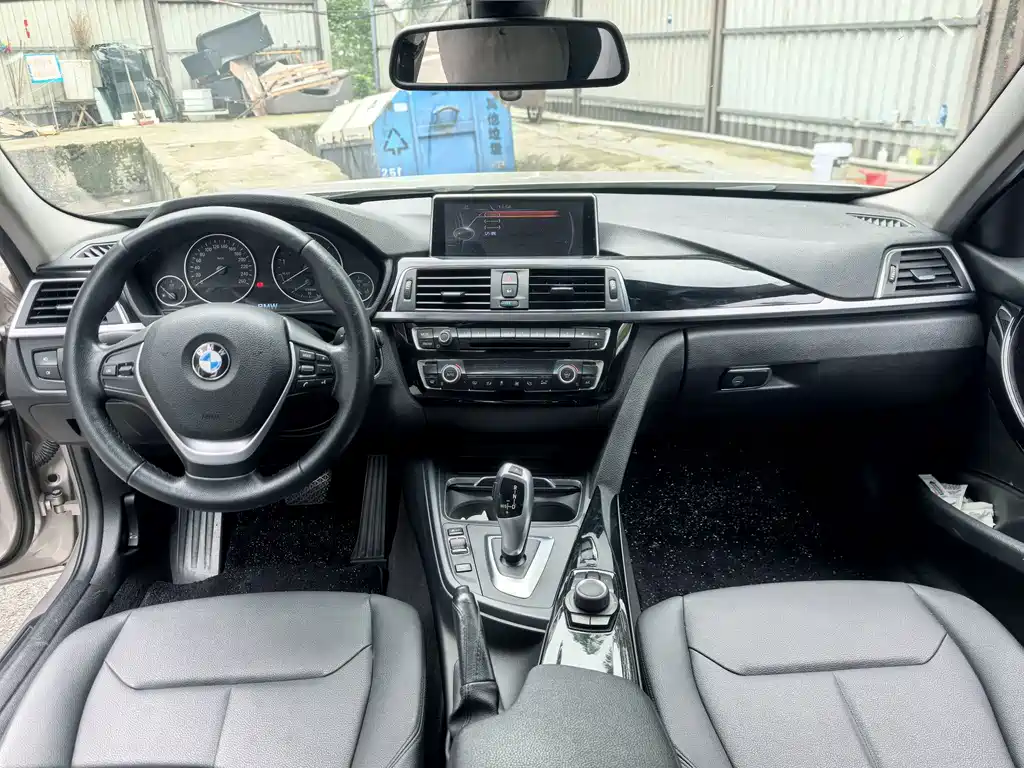BMW 3 Series — миниатюра 8