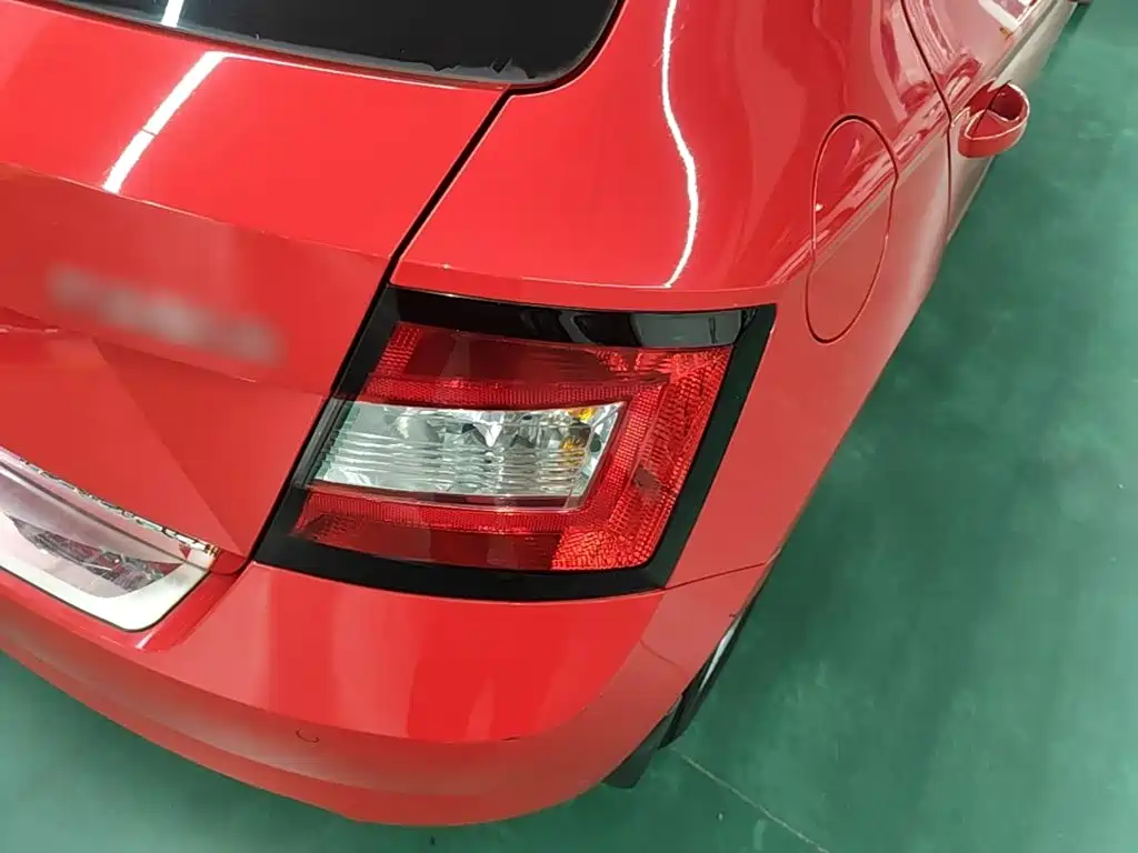 Skoda Fabia — миниатюра 8