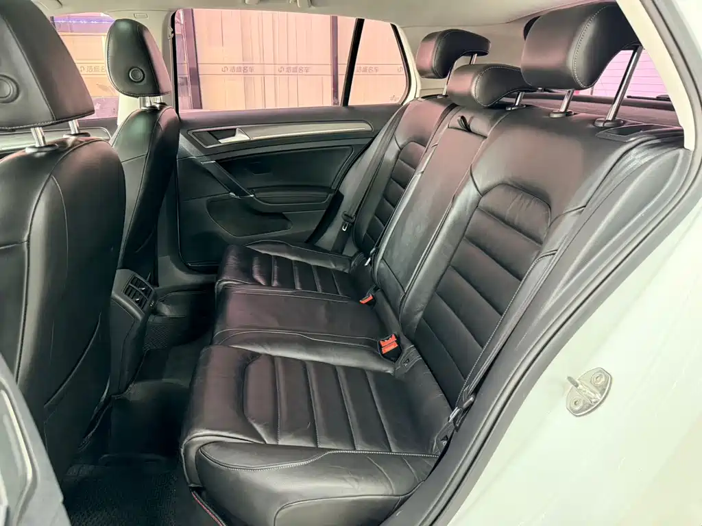 Volkswagen Golf — миниатюра 10