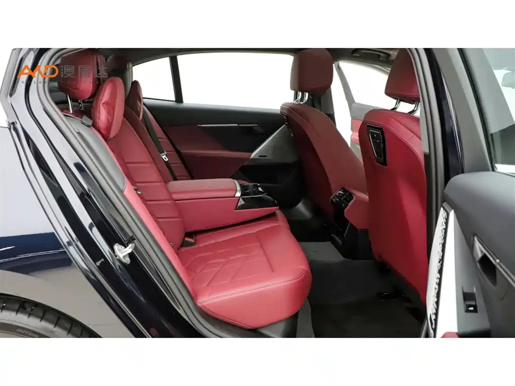BMW 5 Series — миниатюра 8
