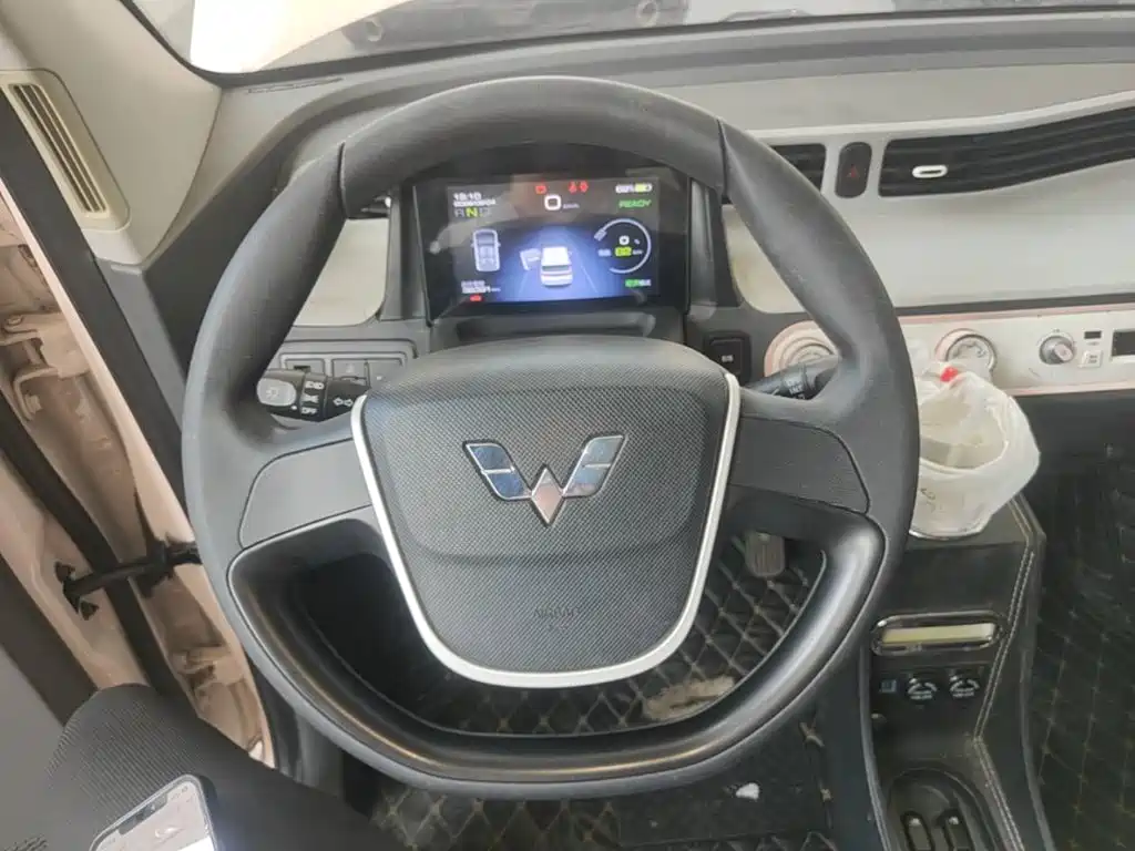 Wuling MINIEV — миниатюра 11