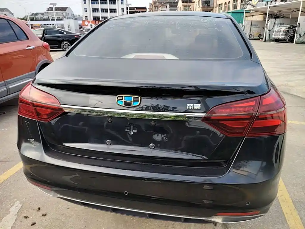 Geely Emgrand — миниатюра 6