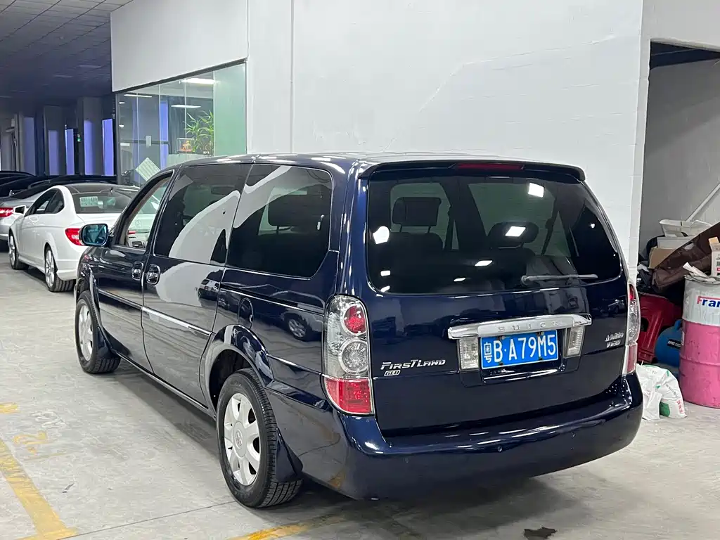 Buick GL8 — миниатюра 4