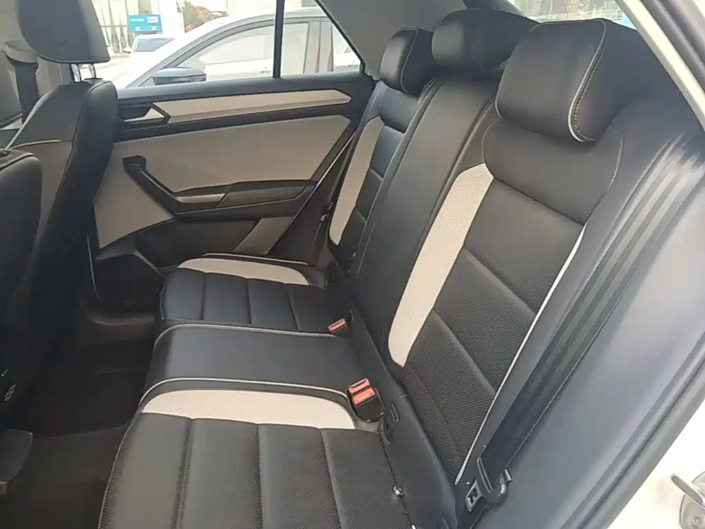 Volkswagen T-Roc — миниатюра 17
