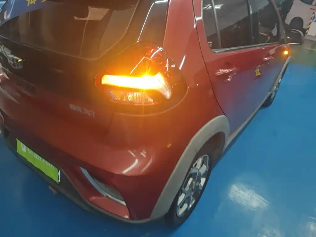 Geely Vision X1 — миниатюра 8