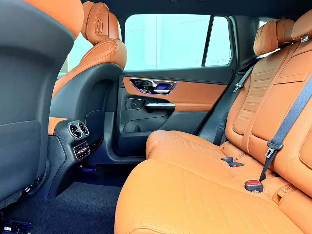 Mercedes-Benz GLC — миниатюра 10