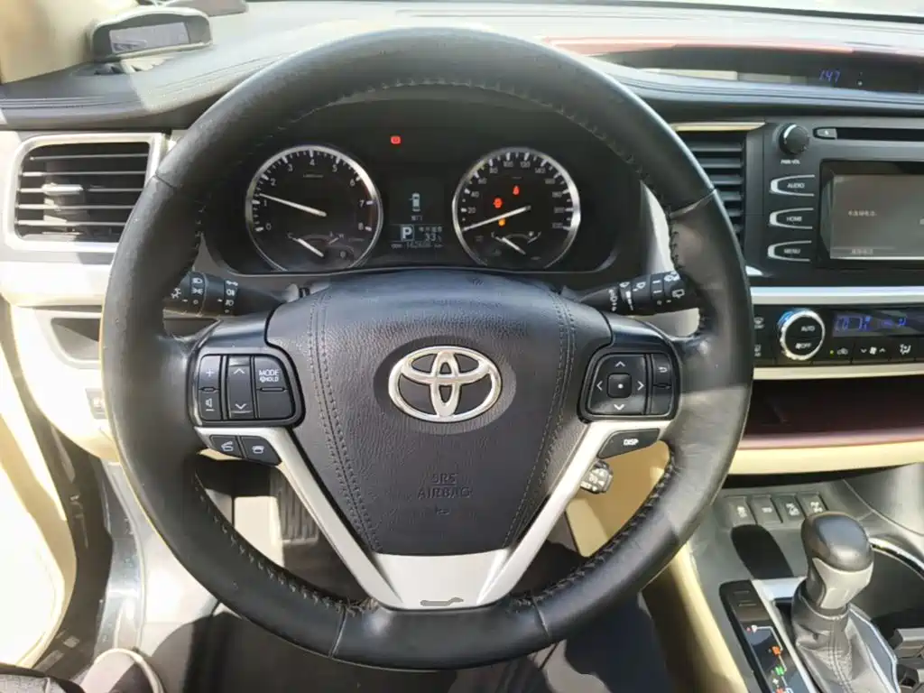 Toyota Highlander — миниатюра 7