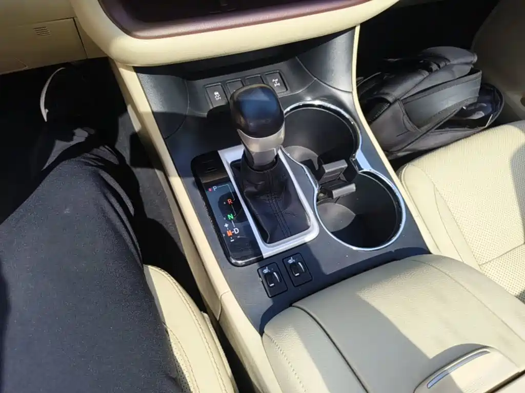 Toyota Highlander — миниатюра 10