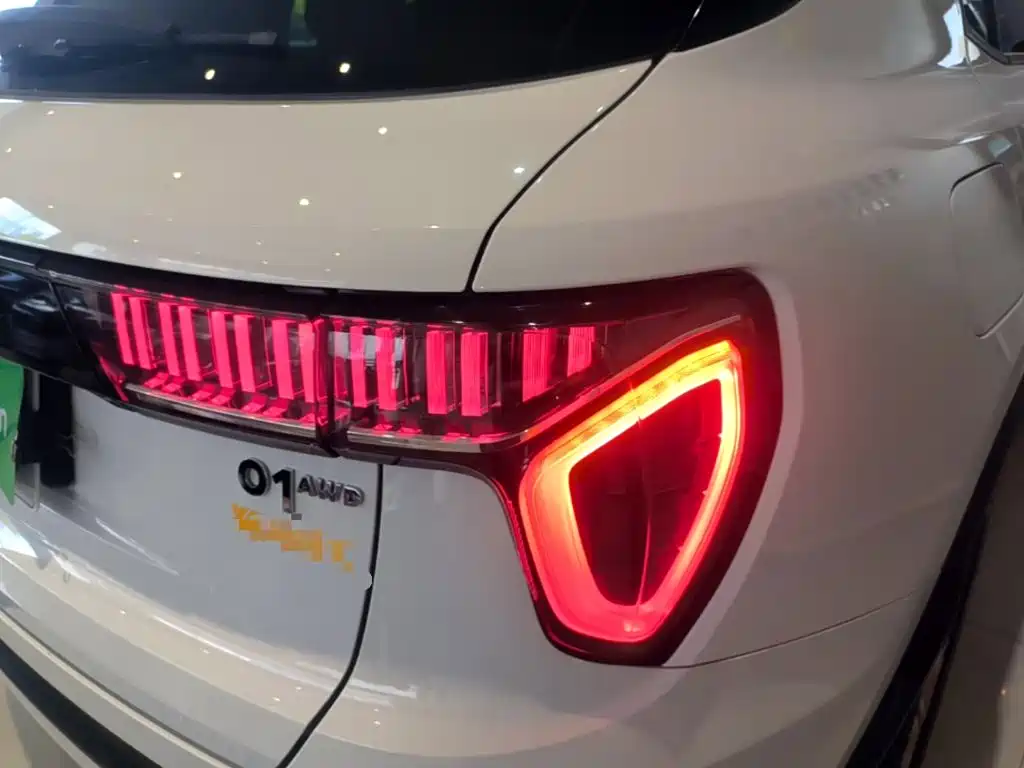 Lynk & Co 01 — миниатюра 8