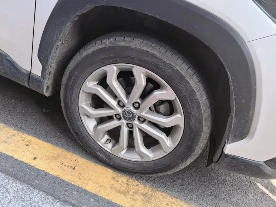 Toyota Frontlander — миниатюра 6
