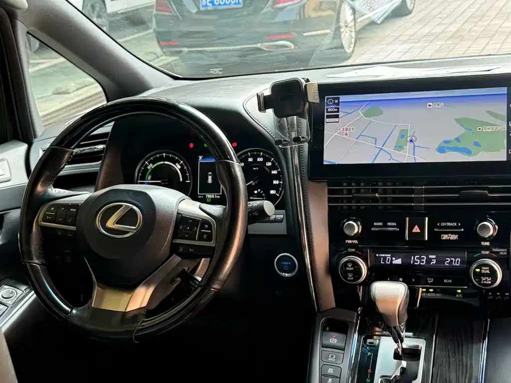 Lexus LM — миниатюра 7