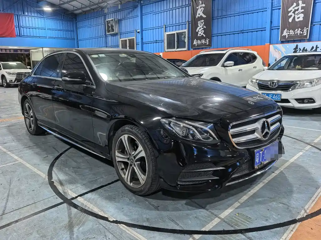Mercedes-Benz E-Class — миниатюра 3
