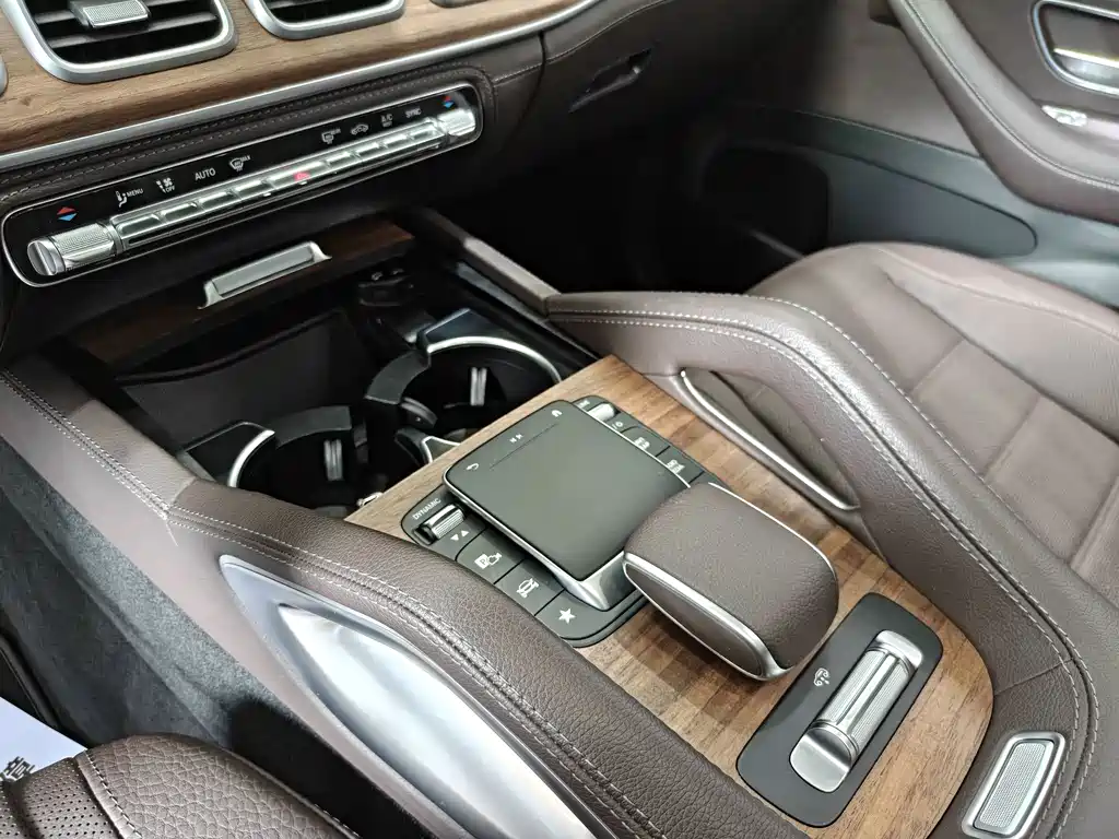 Mercedes-Benz GLS — миниатюра 11