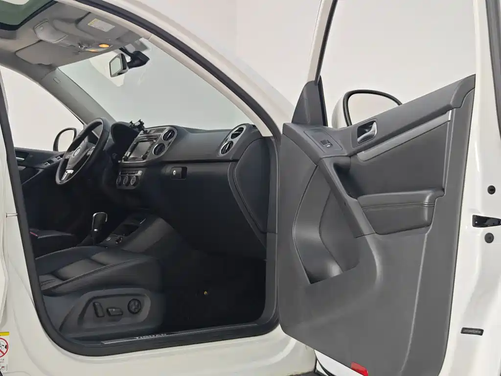 Volkswagen Tiguan — миниатюра 14