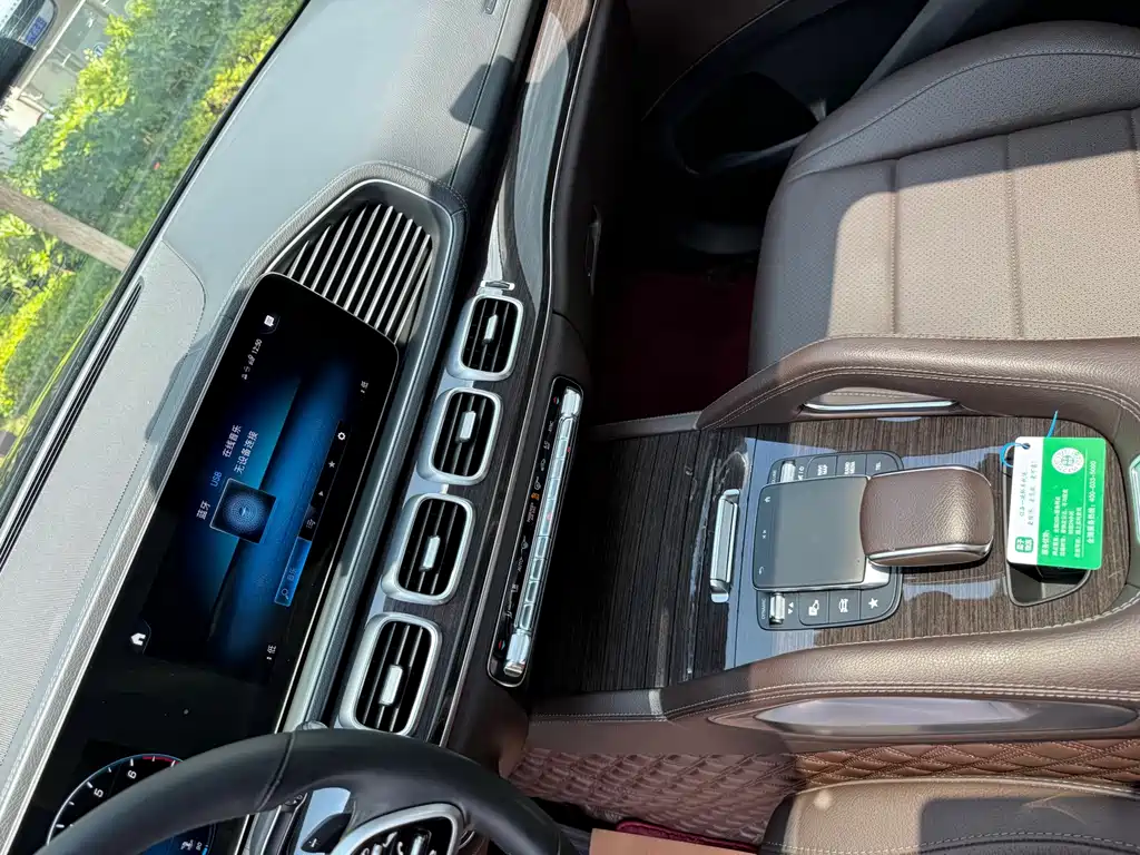 Mercedes-Benz GLE (Import) — миниатюра 27