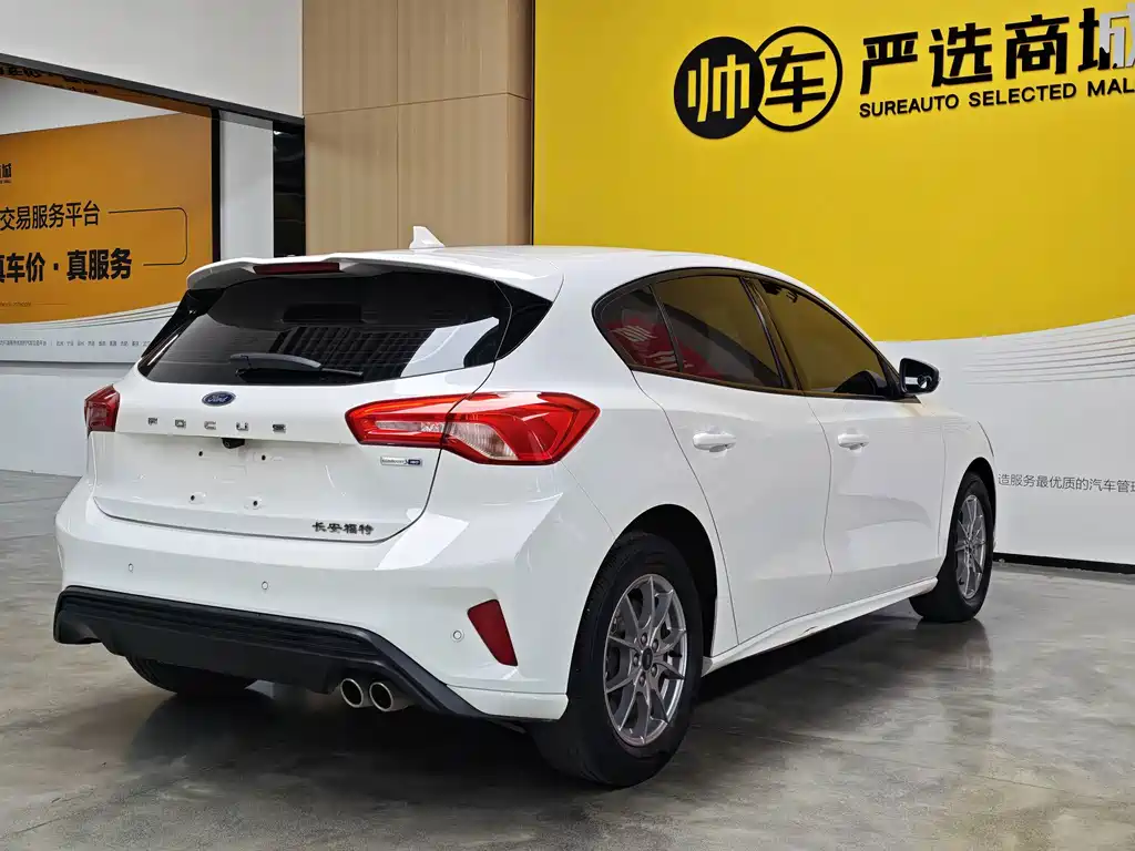 Ford Focus Hatchback EcoBoost 180 Auto Edge Trend Type, фото 4