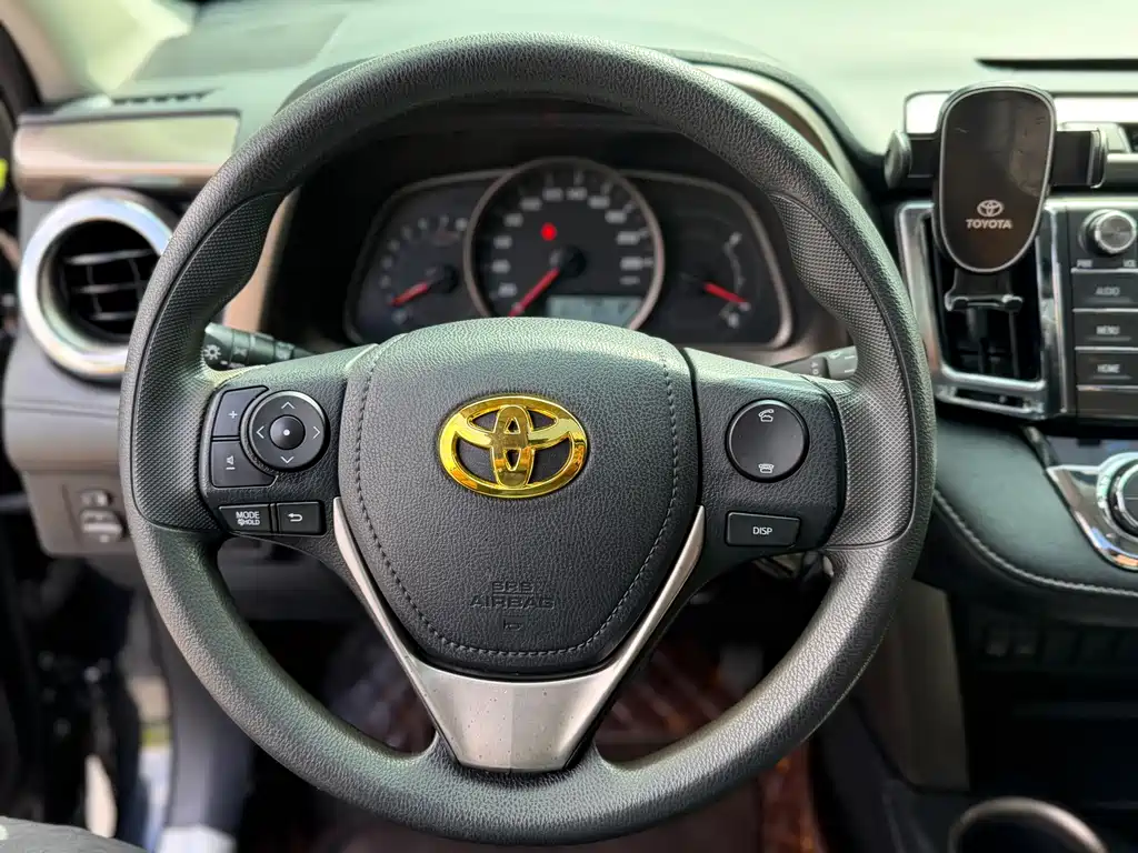 Toyota RAV4 — миниатюра 12