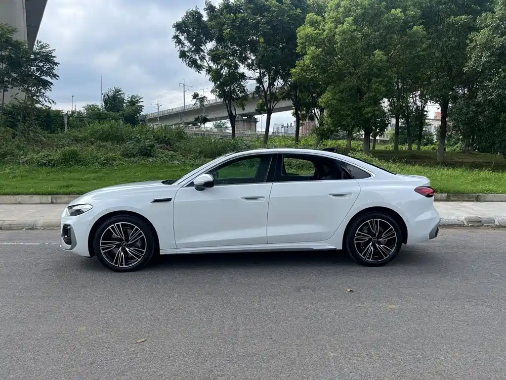 Audi A5L — миниатюра 21