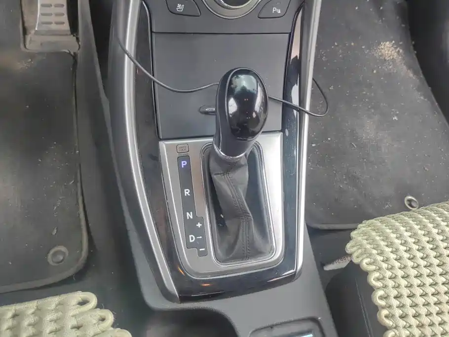 Hyundai Elantra Langdong — миниатюра 16