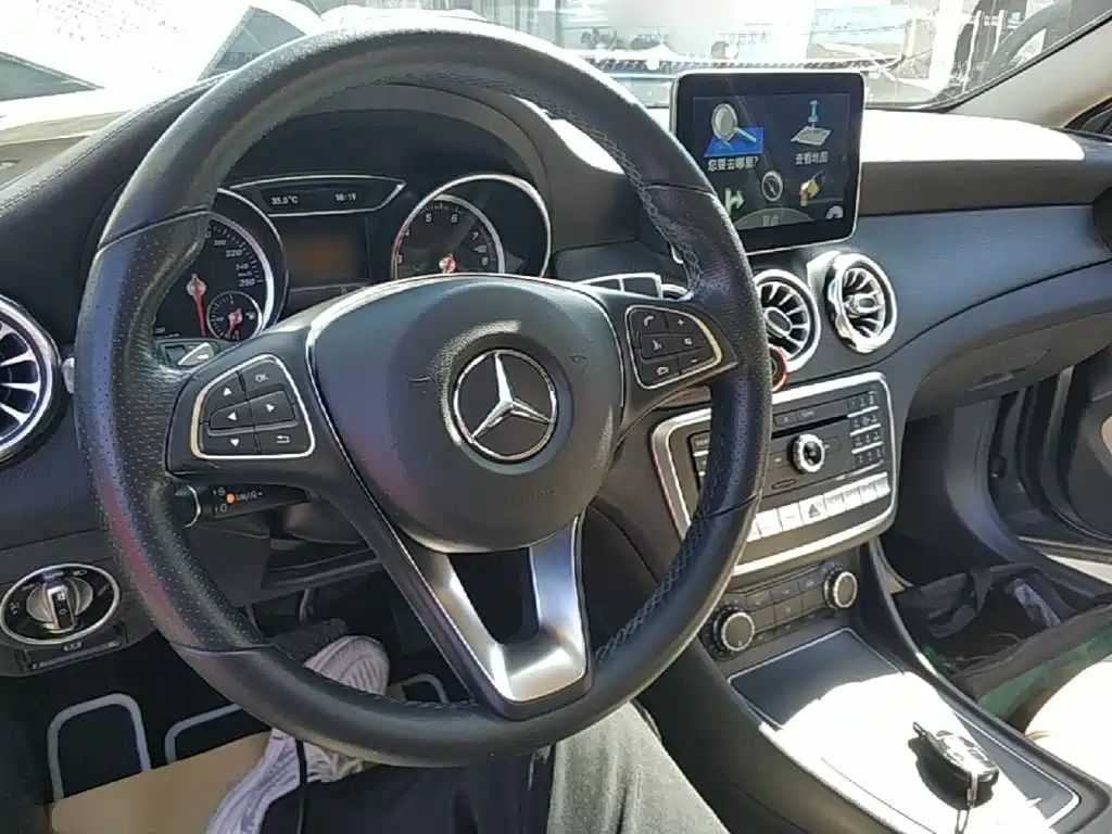 Mercedes-Benz GLA — миниатюра 10