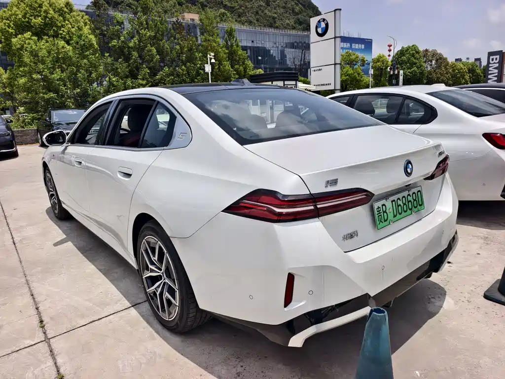 BMW i5 2025 eDrive 40L M Sport