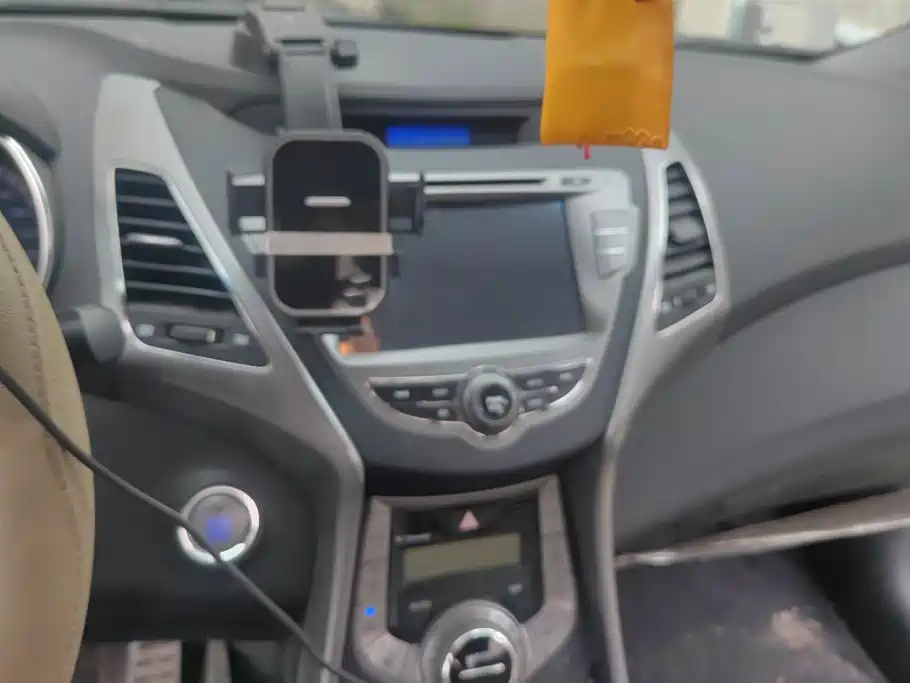 Hyundai Elantra Langdong — миниатюра 13