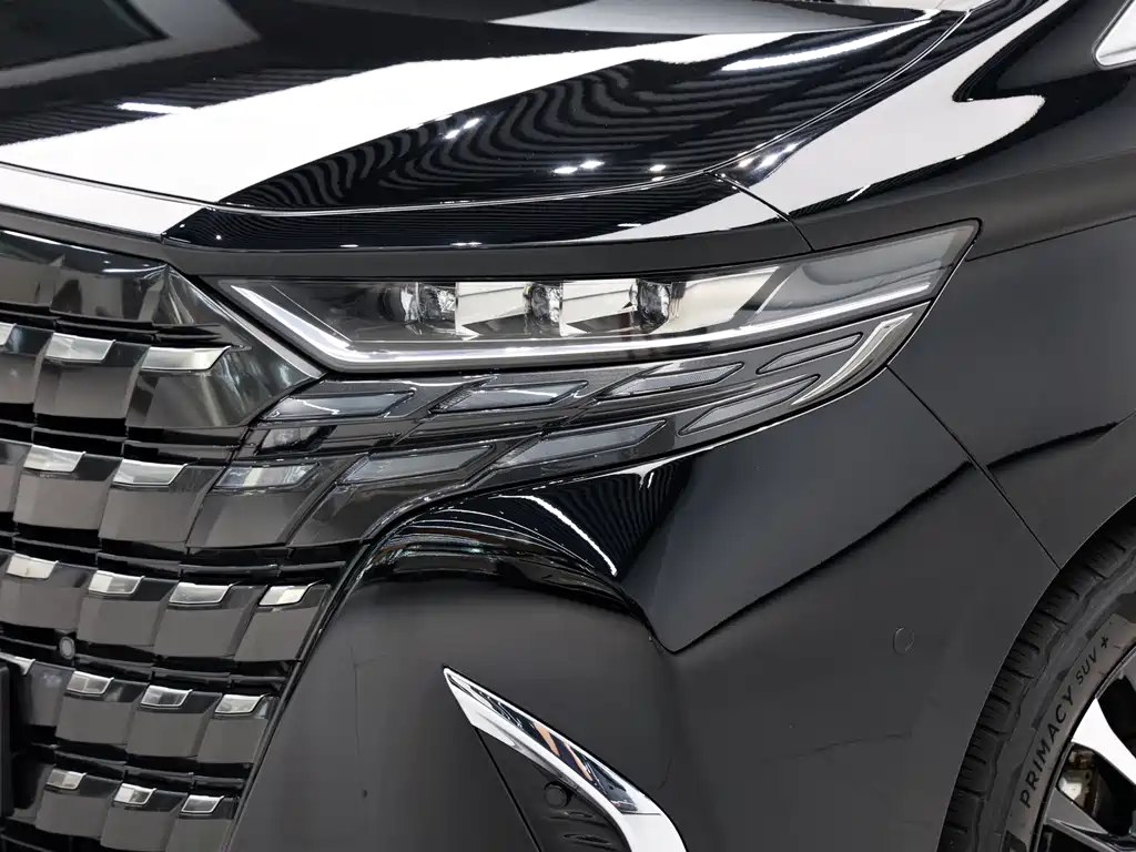 Toyota Alphard — миниатюра 4