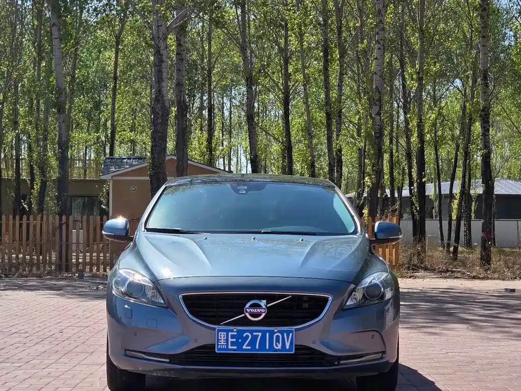 Volvo V40 — миниатюра 2