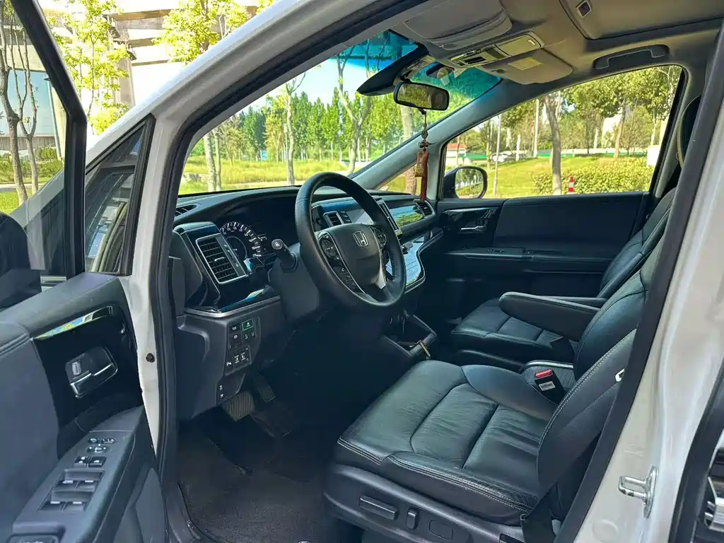 Honda Elysion — миниатюра 6
