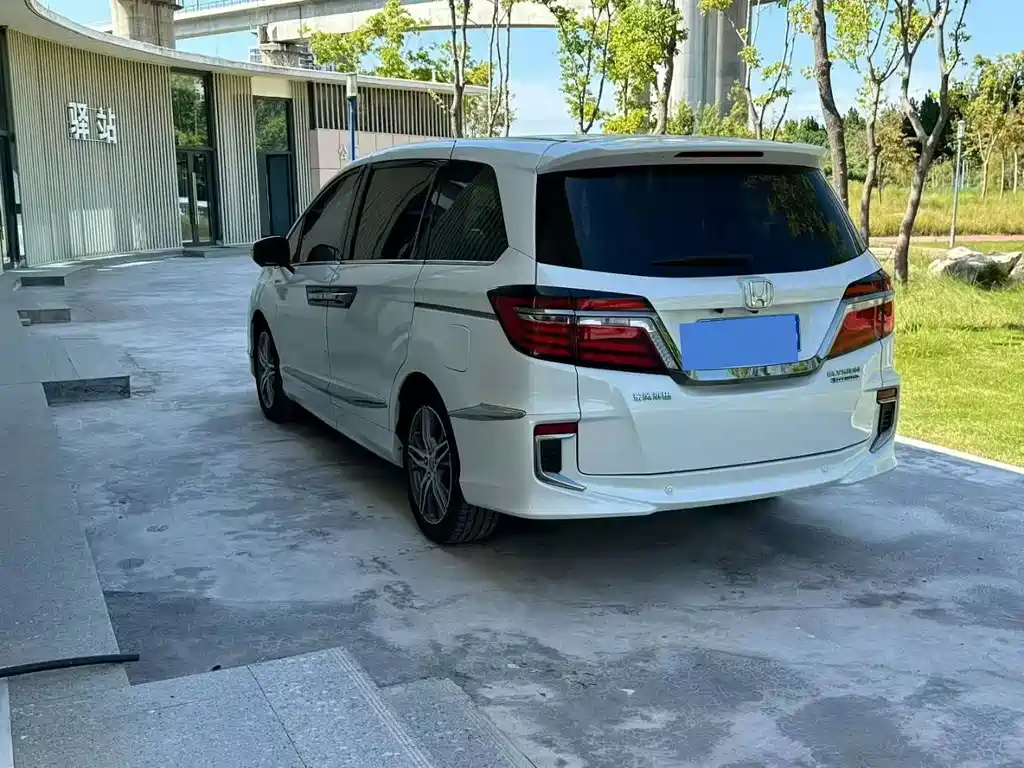 Honda Elysion — миниатюра 7