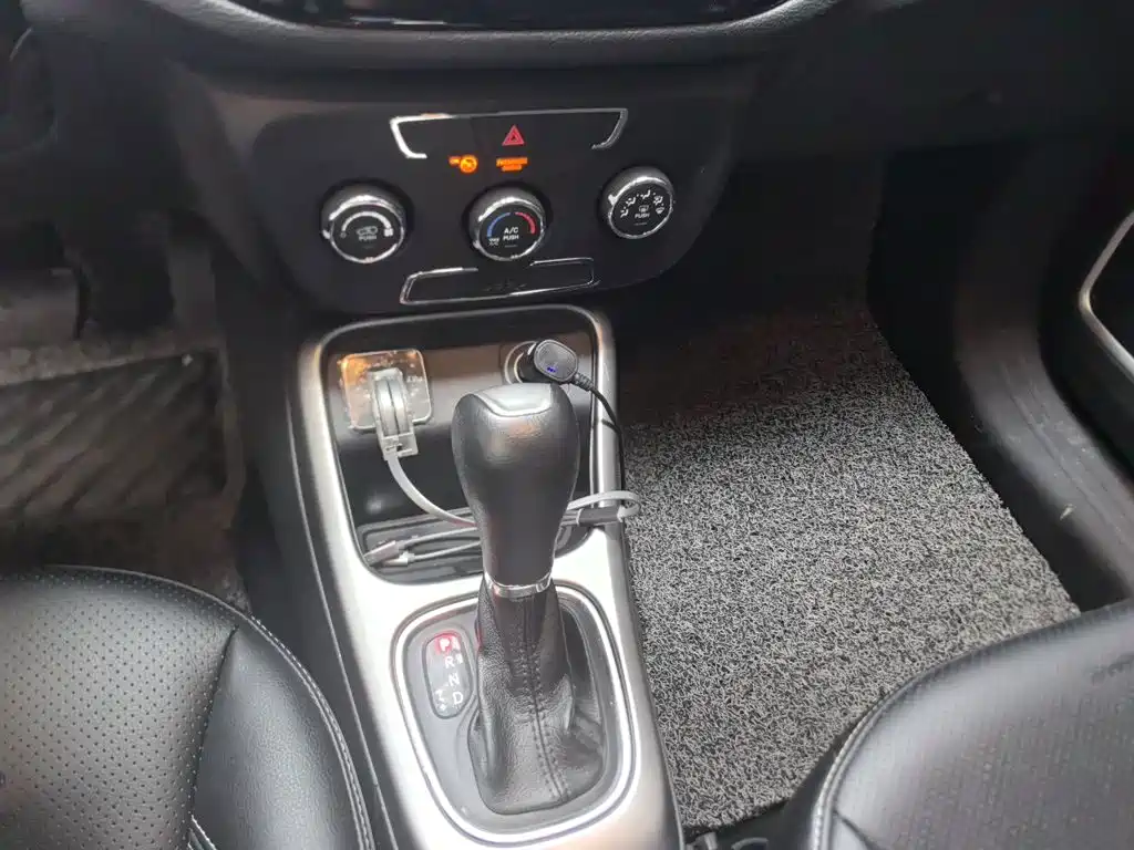 Jeep Compass — миниатюра 10