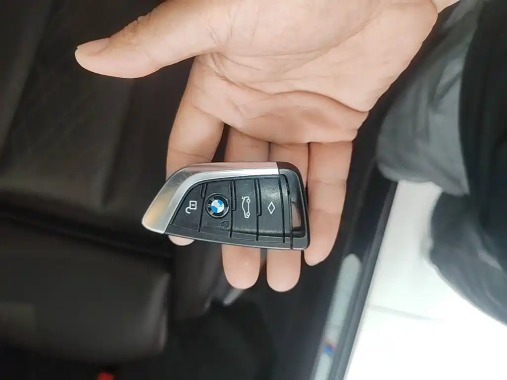 BMW iX3 — миниатюра 9
