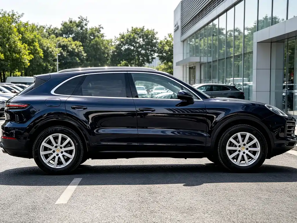 Porsche Cayenne — миниатюра 12
