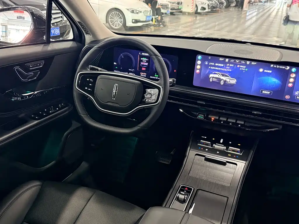 Lincoln Corsair — миниатюра 13