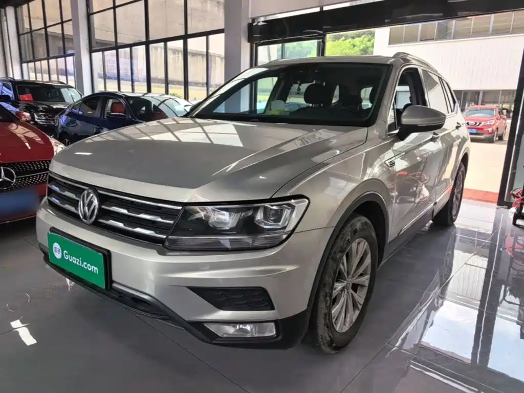 Volkswagen Tiguan L — миниатюра 2