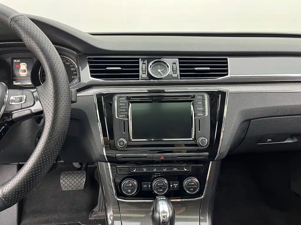 Volkswagen Passat — миниатюра 13