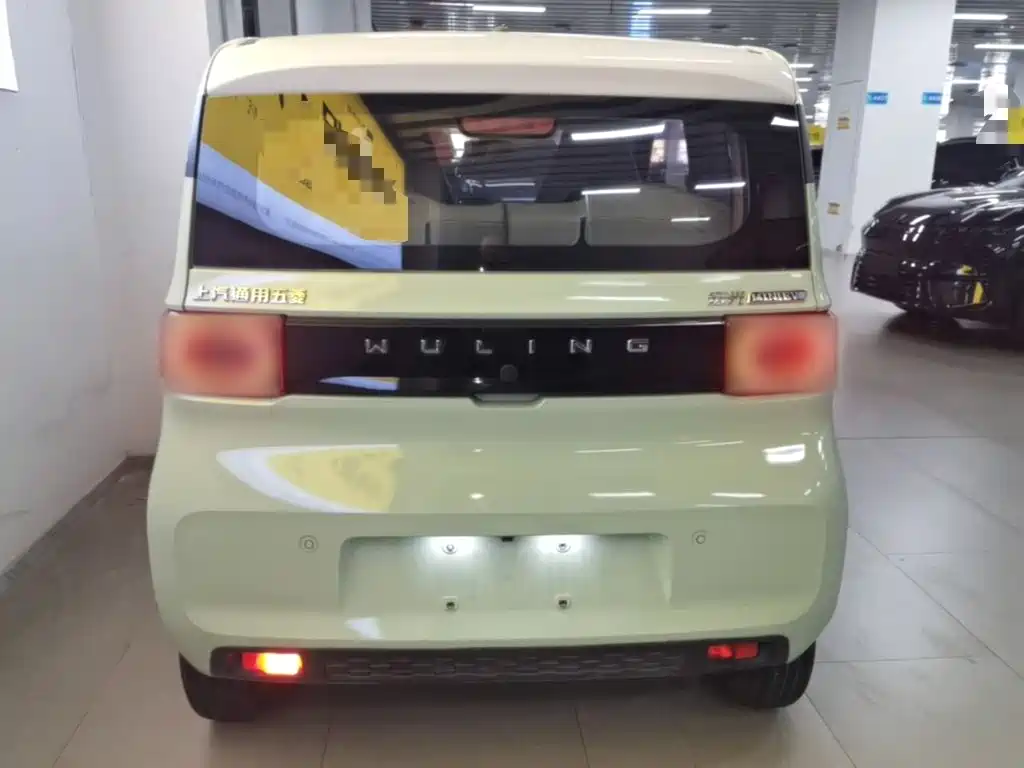 Wuling MINIEV — миниатюра 6